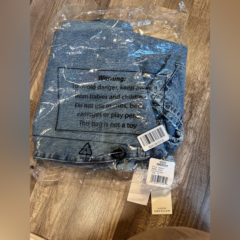 🪽SOLD🪽NWT Good American ‘Good Boy’ Jeans👖 - Picture 3 of 10